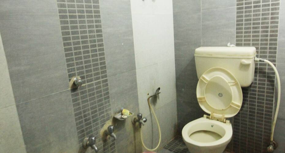 Hotel Rajdhani, Ahmedabad 5